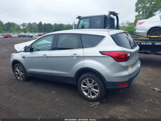 1FMCU9GD8KUA73154 Ford ESCAPE SE