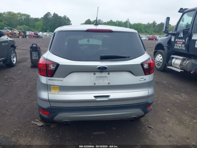 1FMCU9GD8KUA73154 Ford ESCAPE SE