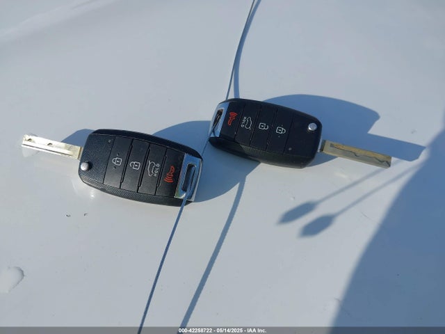 5XYPG4A31KG449825 KIA Sorento 2.4l Lx