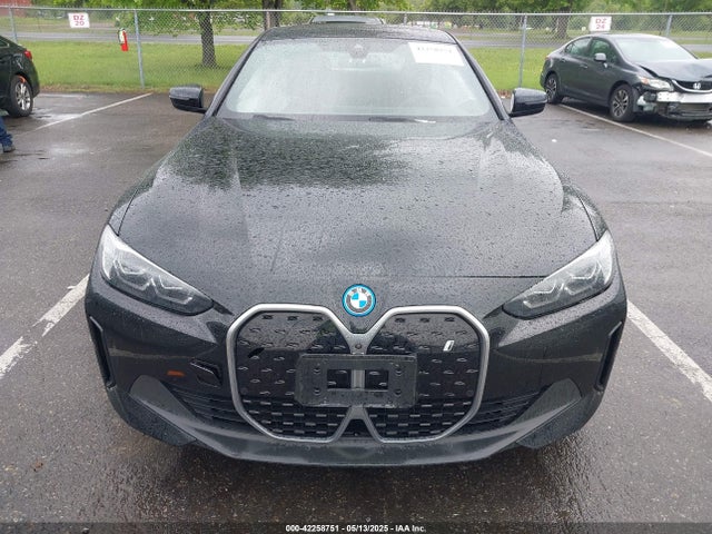 BMW 2024 2024 WBY83FB07RFT10939 Image 12
