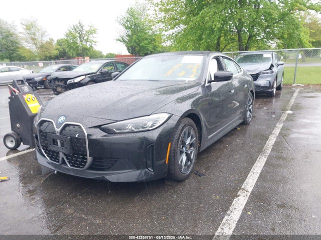 BMW 2024 2024 WBY83FB07RFT10939 Image 2