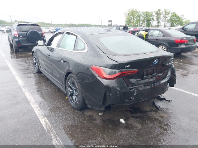 BMW 2024 2024 WBY83FB07RFT10939 Image 3