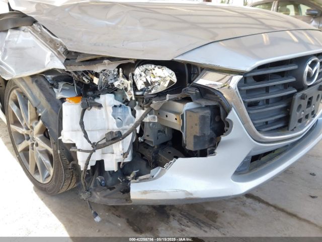 3MZBN1L37JM201797 Mazda Mazda3 Touring