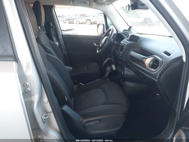 ZACCJABT2FPB44059 Jeep Renegade Latitude