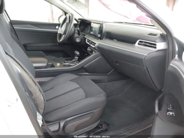5XXG24J2XMG021314 KIA K5 LX