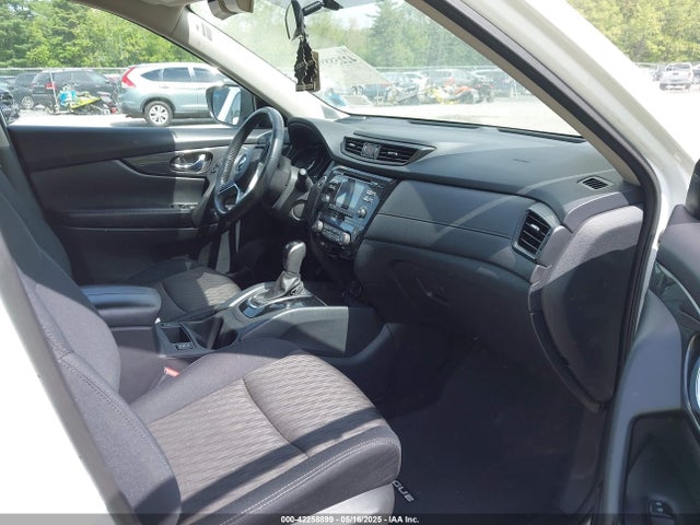 5N1AT2MV6HC884156 Nissan ROGUE SV