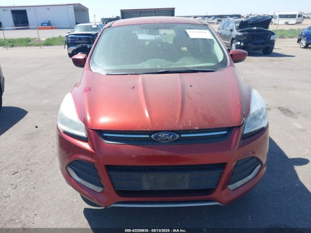 1FMCU9GX0EUC38743 Ford ESCAPE SE