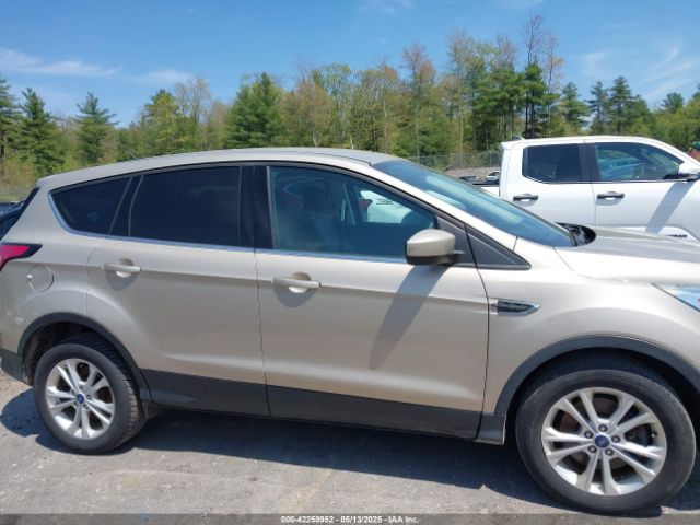 1FMCU9GD9HUD90062 Ford ESCAPE SE