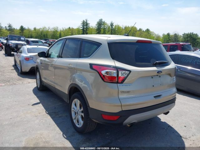 1FMCU9GD9HUD90062 Ford ESCAPE SE