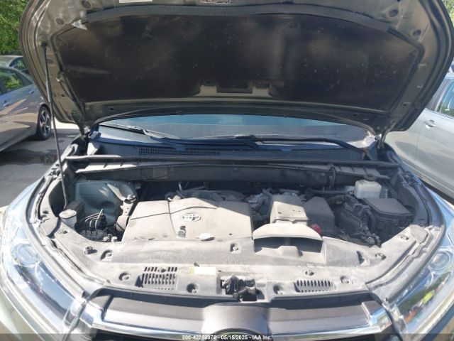2018 TOYOTA HIGHLANDER 5TDDZRFH7JS855494 Photo 9