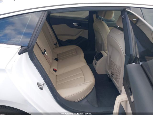WAUBNCF58KA091561 Audi A5 45 Premium