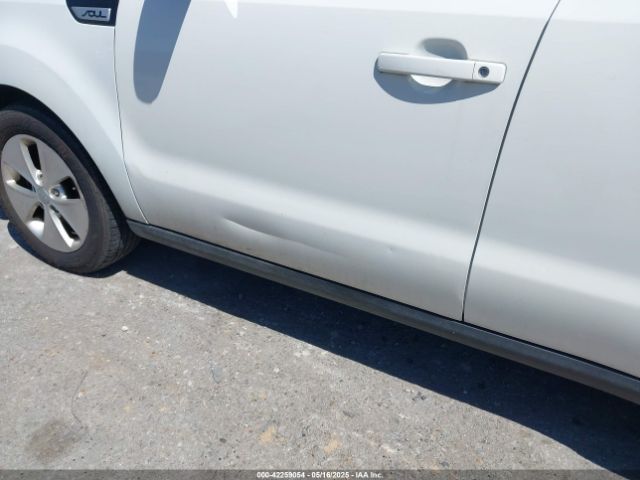 KNDJN2A22G7284511 KIA Soul