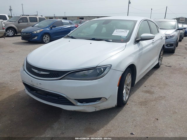 Chrysler 200 Limited 2015 1C3CCCAB6FN752176 Image 2