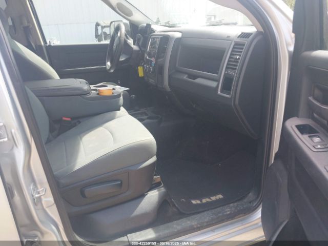 2017 RAM 2500 3C6UR5CL9HG748450 Photo 4