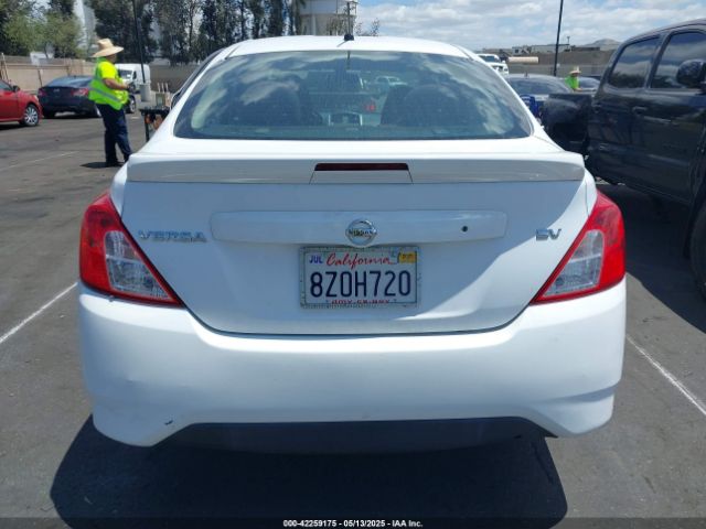 3N1CN7AP3HK466872 Nissan 2017