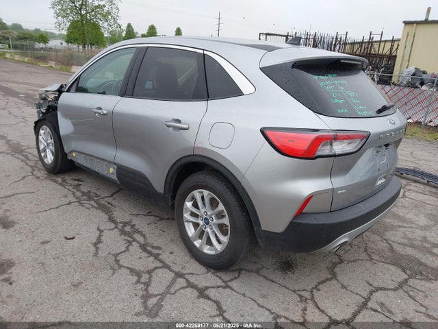1FMCU0G62NUB32670 Ford ESCAPE SE