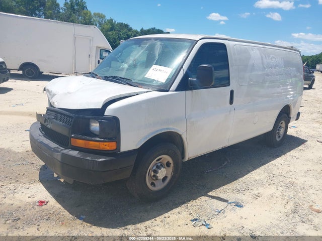 Chevrolet Express 2500 Work Van 2014 1GCWGFBA4E1207247 Image 2
