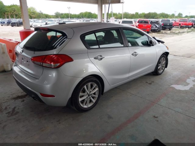 KNAFK5A85H5718953 KIA FORTE LX
