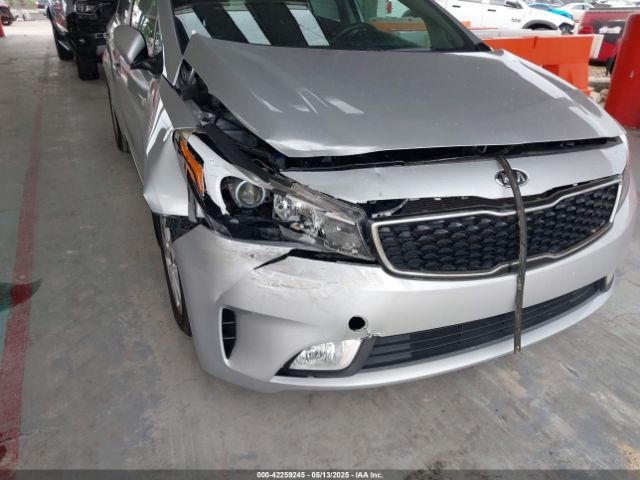 KNAFK5A85H5718953 KIA FORTE LX