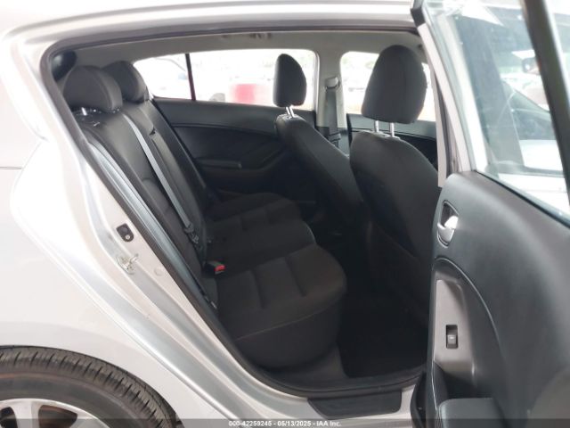 KNAFK5A85H5718953 KIA FORTE LX