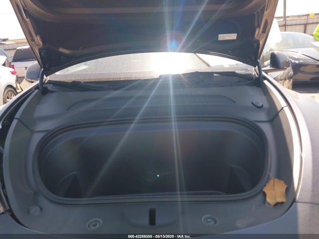 2025 TESLA MODEL Y 7SAYGDED1SA357841 Photo 9