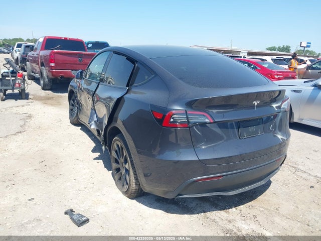 2025 TESLA MODEL Y 7SAYGDED1SA357841 Photo 2