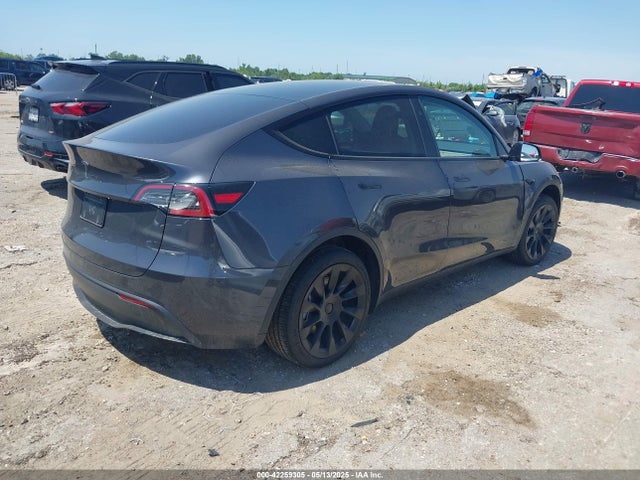 2025 TESLA MODEL Y 7SAYGDED1SA357841 Photo 3