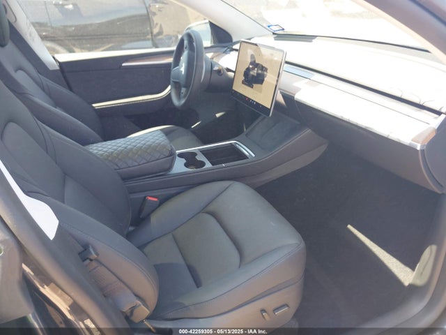 2025 TESLA MODEL Y 7SAYGDED1SA357841 Photo 4