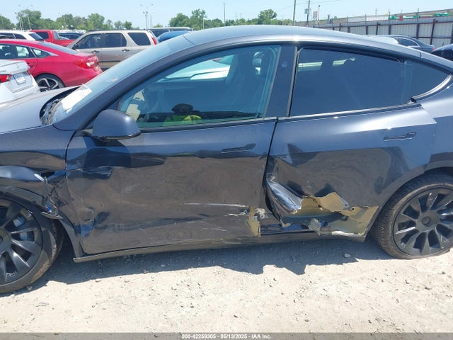 2025 TESLA MODEL Y 7SAYGDED1SA357841 Photo 5