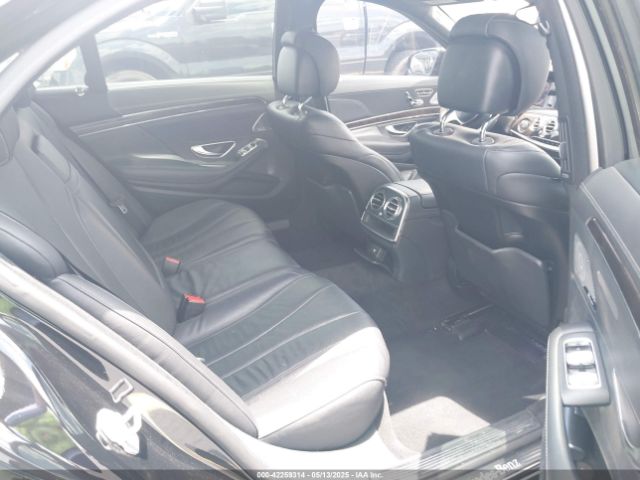 WDDUG8CB3FA137161 Mercedes-Benz S 550