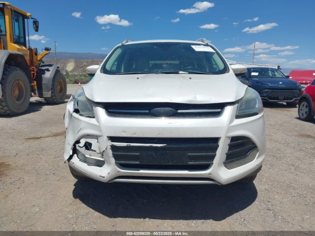 1FMCU9JX5EUE26425 Ford Escape Titanium