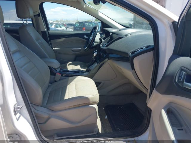 1FMCU9JX5EUE26425 Ford Escape Titanium