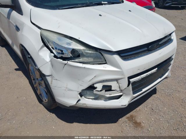 1FMCU9JX5EUE26425 Ford Escape Titanium