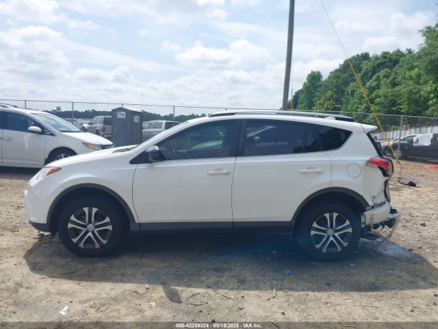 JTMZFREV5HJ132577 Toyota RAV4 LE