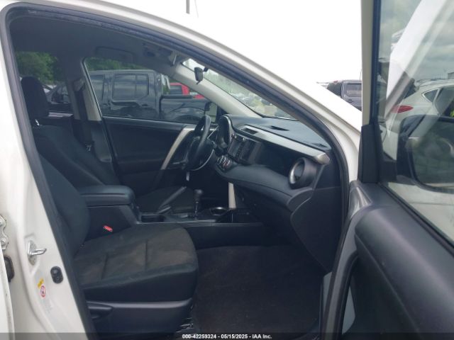 JTMZFREV5HJ132577 Toyota RAV4 LE
