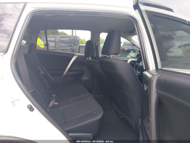 JTMZFREV5HJ132577 Toyota RAV4 LE