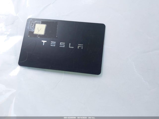 Tesla Model Y 2024 7SAYGDEE2RF005762 Image 11