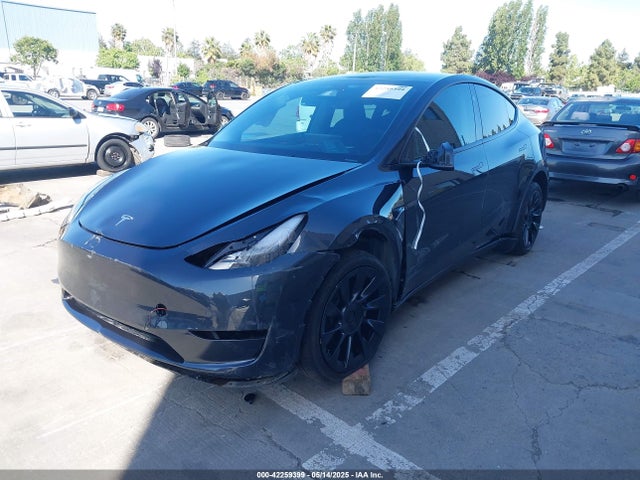 Tesla Model Y 2024 7SAYGDEE2RF005762 Image 6