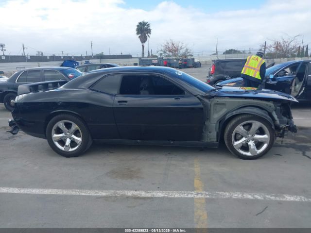 2C3CDYBT3EH185532 Dodge Challenger R/t