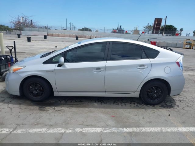 JTDKN3DU0E0381770 Toyota Prius Three
