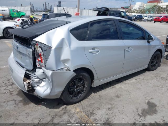 JTDKN3DU0E0381770 Toyota Prius Three