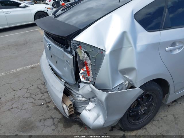 JTDKN3DU0E0381770 Toyota Prius Three