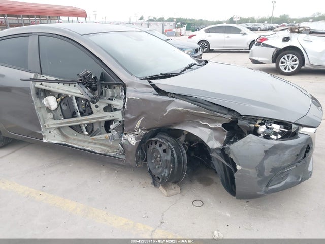 3MZBN1U70JM221262 Mazda pe