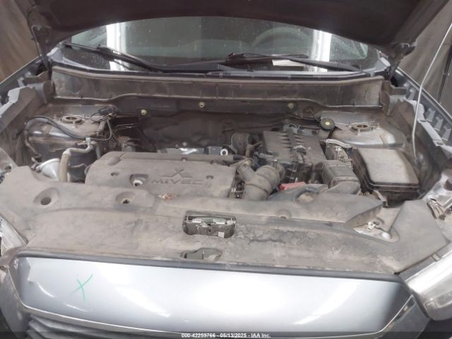 JA4AP3AU4HZ013323 Mitsubishi Outlander Sport 2.0 Es