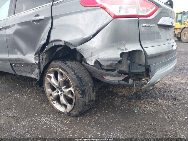 1FMCU9J93EUA30513 Ford Escape Titanium
