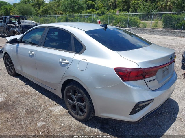 KIA Forte Lxs 2019 3KPF24AD8KE006880 Image 3