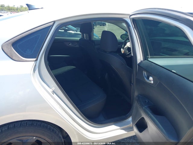 KIA Forte Lxs 2019 3KPF24AD8KE006880 Image 8