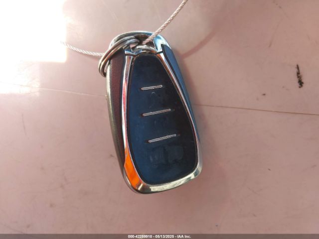 2GNAXKEV1K6186200 Chevrolet EQUINOX LT