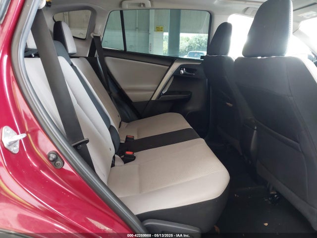 2T3RFREV7JW729012 Toyota Rav4 Adventure