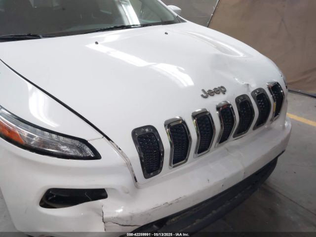 1C4PJLCS2HD233098 Jeep Cherokee Latitude Fwd